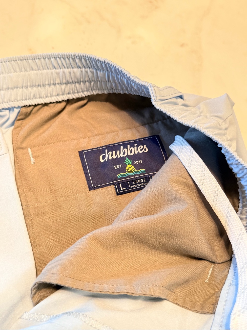 Excellent Chubbies Everywhere Performance Short Light Blue Size Large 8” Inseam - Picture 3 of 4